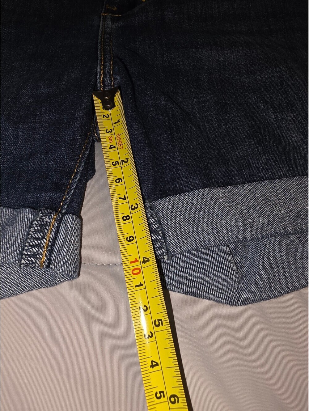 Levi's signature Women's Cuffed Denim Shorts - Size 2 - Picture 6 of 9